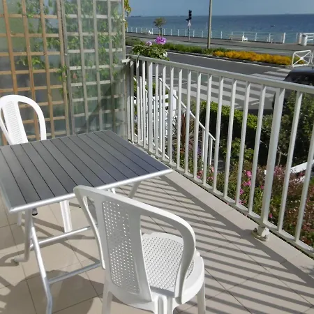 Apartamento Rénové Face Avec Terrasse, 2 Pièces, 3 Couchages à - Fr-1-245-193