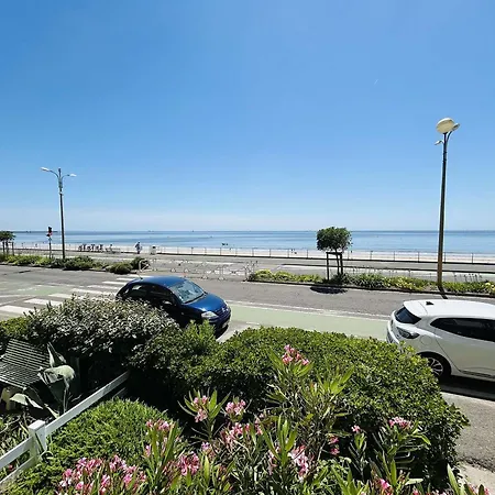 Rénové Face Avec Terrasse, 2 Pièces, 3 Couchages à - Fr-1-245-193 * La Baule-Escoublac